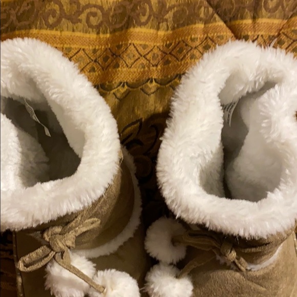 Fur lined bootie slippers - Picture 3 of 8